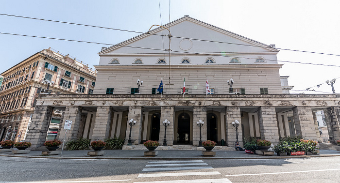 Centro storico: Teatro Carlo Felice Genua