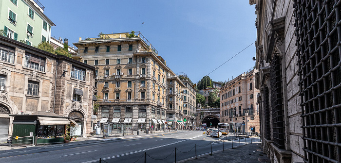Centro storico: Piazza del Portello Genua