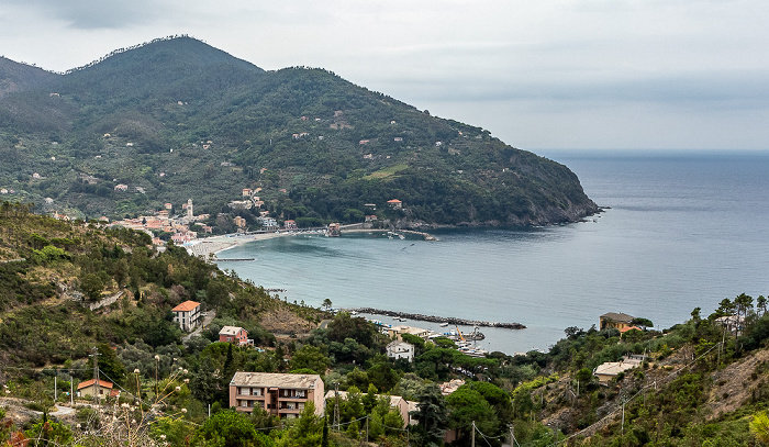 Bonassola Blick auf Levanto und das Ligurische Meer.