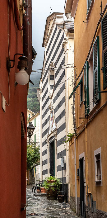 Monterosso al Mare Centro storico: Via Vincenzo Gioberti - Oratorio di Santa Croce o dei Bianchi