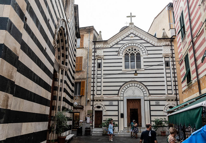 Monterosso al Mare Centro storico: Via Vittorio Emanuele - Oratorio dei Neri Chiesa di San Giovanni Battista