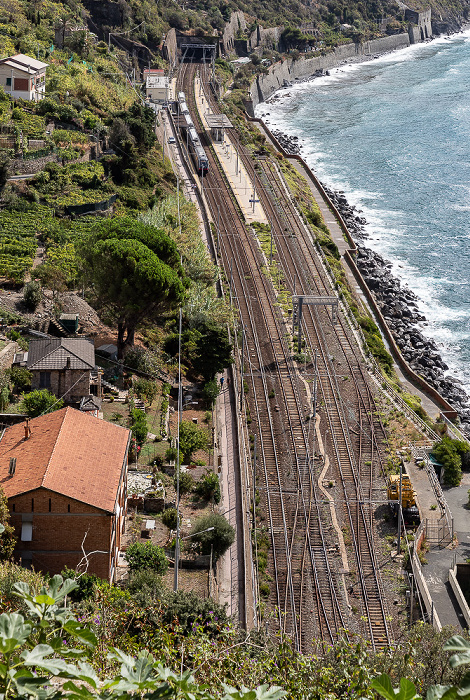 Bahnstrecke Genua - La Spezia, Ligurisches Meer Corniglia