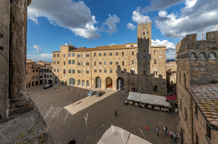 Volterra Blick aus dem Palazzo dei Priori: Piazza dei Priori mit dem Palazzo Pretorio