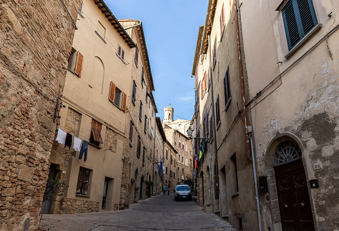 Volterra Centro storico: Via Porta all'Arco Palazzo dei Priori