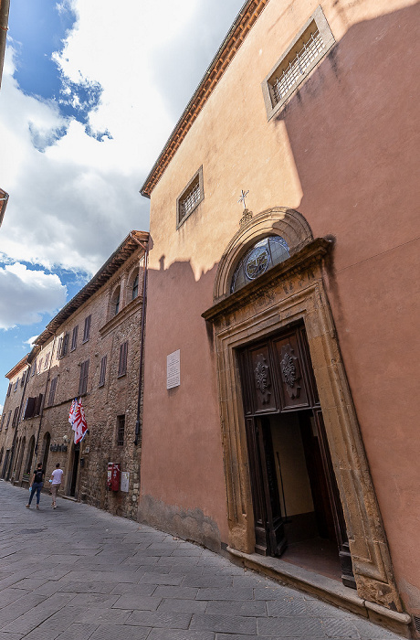 Centro storico: Via San Lino mit der Chiesa di San Lino Volterra