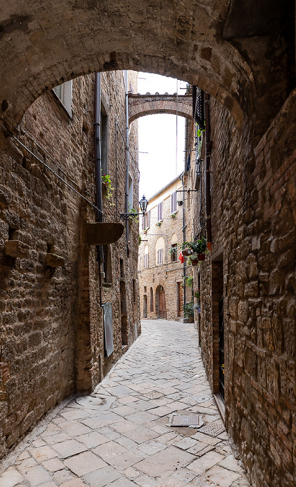 Volterra Centro storico: Vicolo del Mandorlo