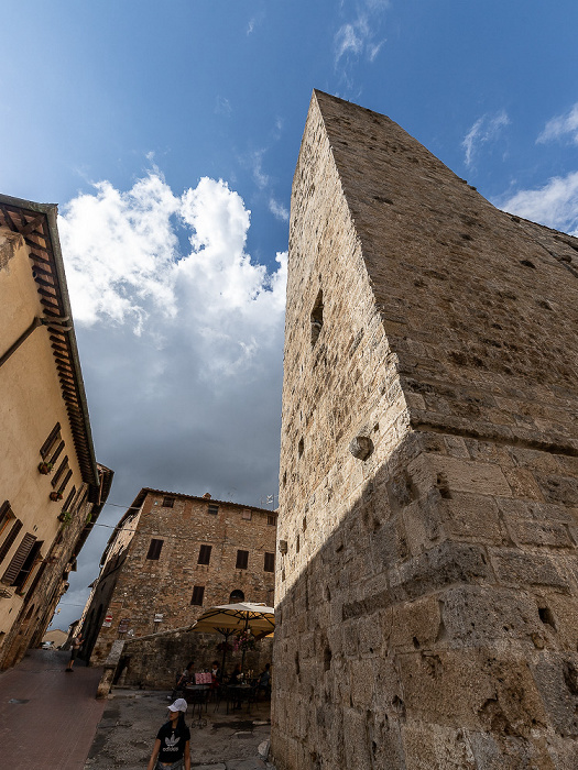 Via San Giovanni: Torre dei Cugnanesi San Gimignano