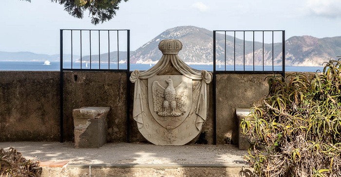 Garten der Palazzina dei Mulini: Wappen von Napoleone Bonaparte Portoferraio