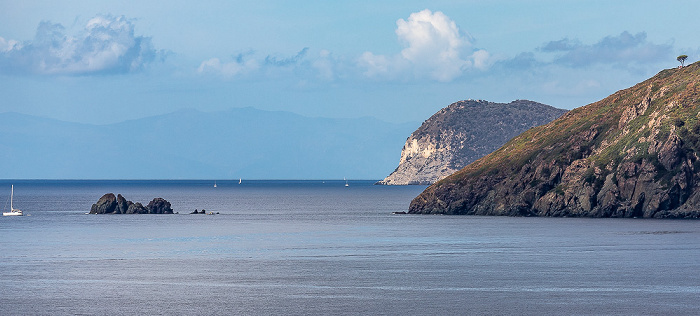 Capoliveri Blick auf Golfo Stella (Tyrrhenisches Meer) und Korsika (Frankreich)