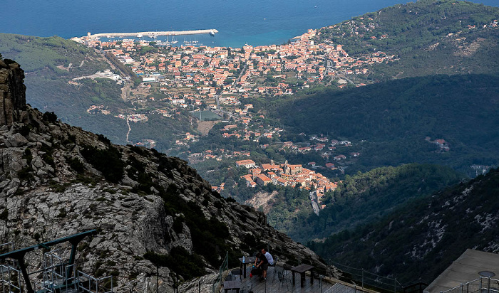 Blick auf Poggio, Marciana Marina und das Tyrrhenische Meer Monte Capanne