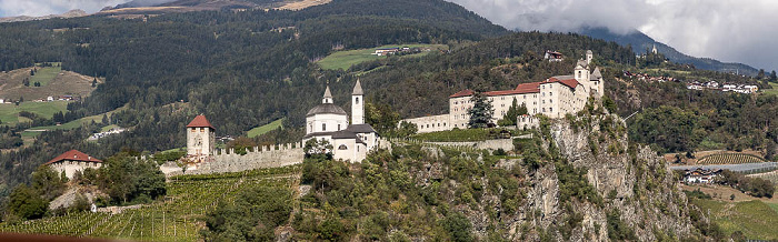 Klausen (Südtirol) Säbener Berg mit Kloster Säben Kloster Säben - Monastero di Sabiona Säbener Berg - Monte Sabiona
