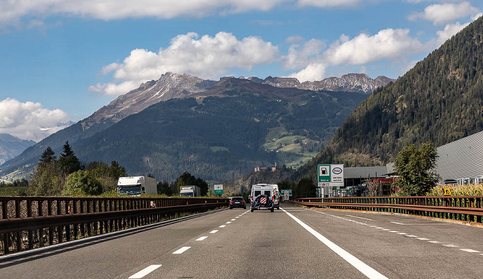 Autostrada del Brennero A22, Wipptal, Stubaier Alpen mit den Telfer Weißen Trentino-Südtirol