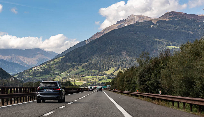 Autostrada del Brennero A22, Wipptal, Stubaier Alpen mit den Telfer Weißen Trentino-Südtirol