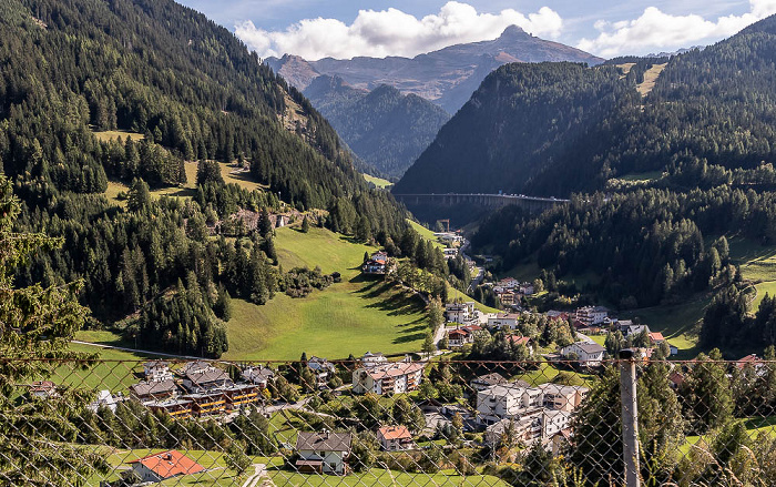 Tirol Wipptal mit Gries am Brenner, Brenner Autobahn A 13, Zillertaler Alpen Wolfendorn