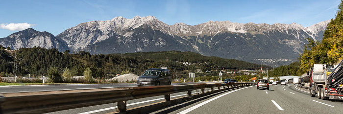 Brenner Autobahn A 13, Karwendel mit der Inntalkette (Nordkette) Tirol