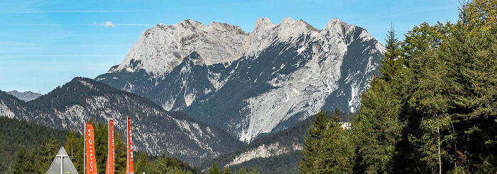 Nördliche Karwendelkette (Karwendel) mit v.l. Gerberkreuz, Westliche Karwendelspitze, Sulzleklammspitze, Kirchlspitze und Rotwandlspitze Tirol