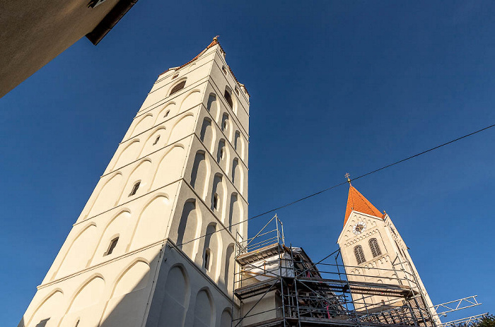 Johanniskirche (St. Johannes) (links), Kastulusmünster (St. Kastulus) Moosburg an der Isar