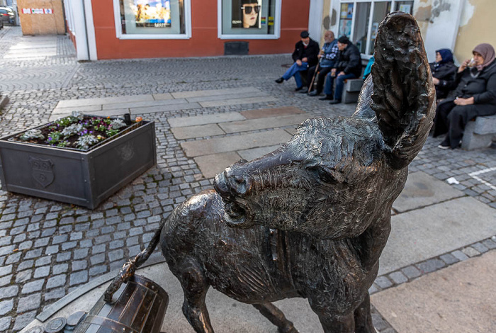 Moosburg an der Isar Herrnstraße: Dukatenesel-Denkmal