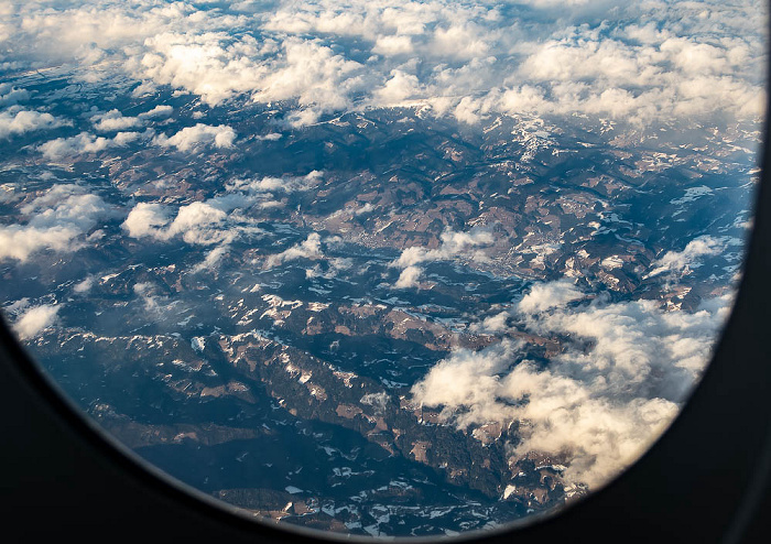 Kärnten Lavanttaler Alpen 2022-01-28 Flug UAE50 München Franz Josef Strauß (MUC/EDDM) - Dubai (DXB/OMDB) Luftbild aerial photo