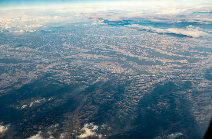 Steiermark Lavanttaler Alpen (unten), Oststeirisches Hügelland (oben) 2022-01-28 Flug UAE50 München Franz Josef Strauß (MUC/EDDM) - Dubai (DXB/OMDB) Leibnitz Luftbild aerial photo