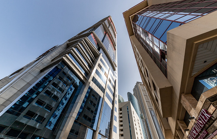 Dubai International Financial Centre: Carlton Hotels & Suites (links) und Al Kawakeb Building E Al Kawakeb Buildings