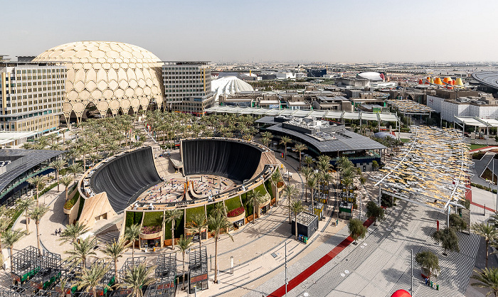 EXPO 2020 Dubai: Blick von Garden in the Sky - Water Feature und Al Wasl Plaza Dubai