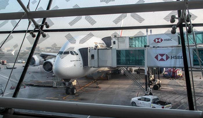Dubai International Airport: Airbus A380 (Emirates) Dubai
