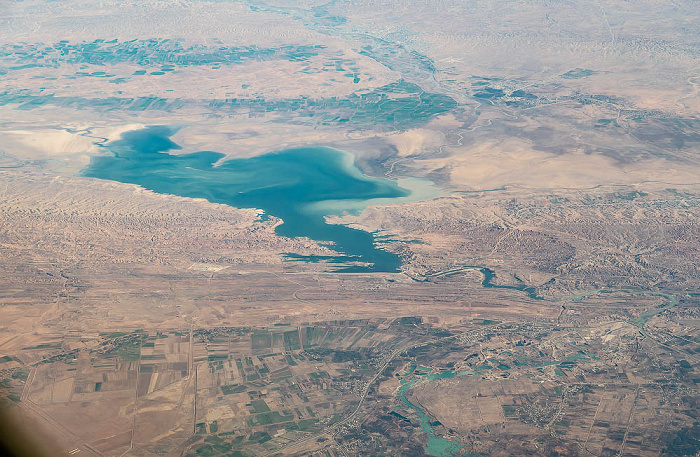 Diyala Governorate - Lake Hamrin 2022-02-02 Flug UAE49 Dubai (DXB/OMDB) - München Franz Josef Strauß (MUC/EDDM) Luftbild aerial photo