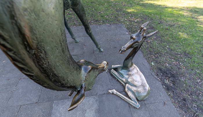 Köpenicker Altstadt: Köpenicker Schlossinsel - Skulptur Zwei Giraffen Berlin