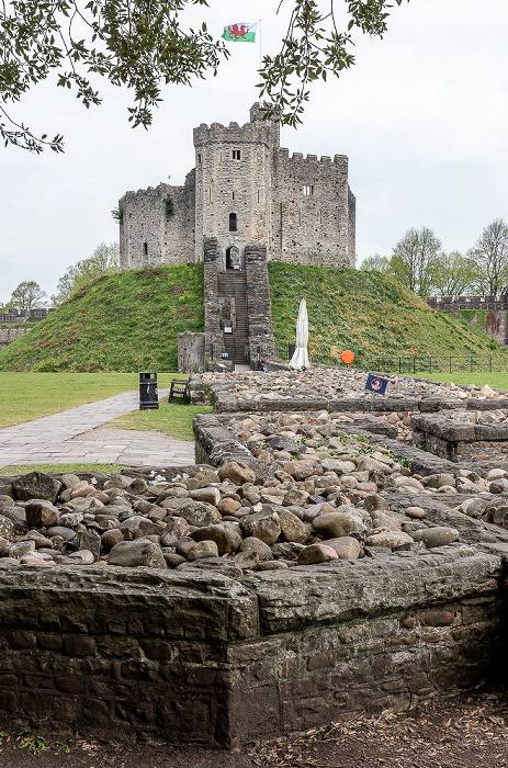 Cardiff Castle: Barbican Wall, Norman Keep
