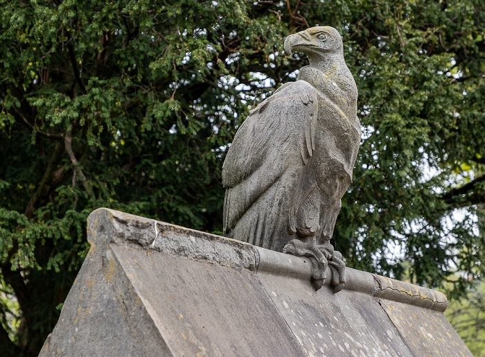 Cardiff Castle Street: Animal Wall - Vulture (Geier)