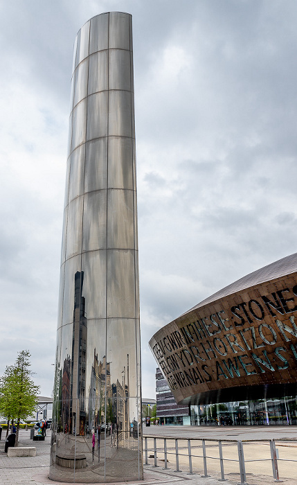 Cardiff Bay: Bute Place - Kunstwerk Water Tower Wales Millennium Centre