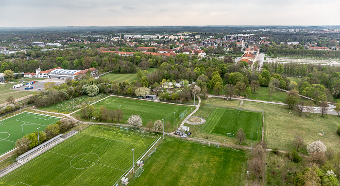 Oberschleißheim Luftbild aus Zeppelin: Flugwerft Schleißheim (links), Schlossanlage Schleißheim (oben)