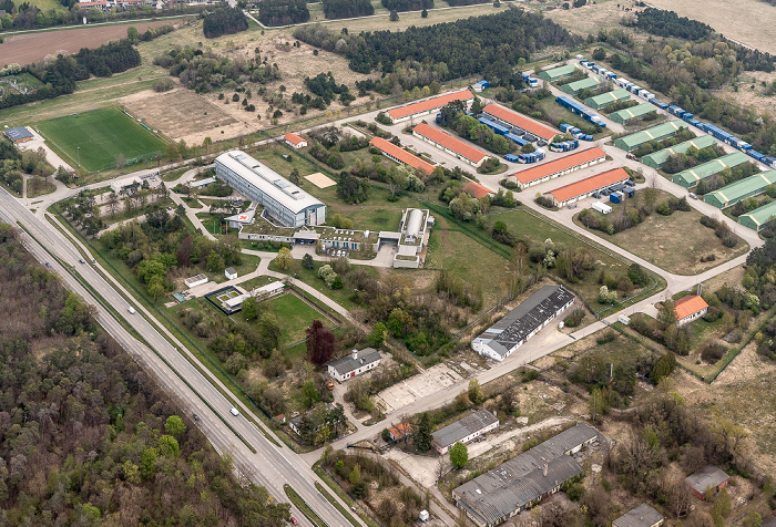 Garching bei München Luftbild aus Zeppelin: Ingolstädter Landstraße (Bundesstraße B 13), Christoph-Probst-Kaserne (Zentrales Institut des Sanitätsdienstes der Bundeswehr München)