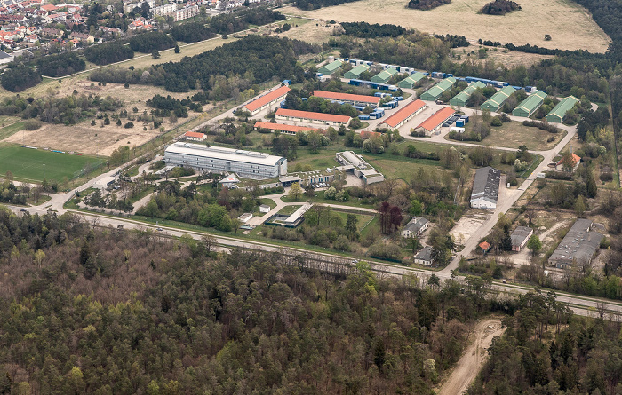 Garching bei München Luftbild aus Zeppelin: Ingolstädter Landstraße (Bundesstraße B 13), Christoph-Probst-Kaserne (Zentrales Institut des Sanitätsdienstes der Bundeswehr München)