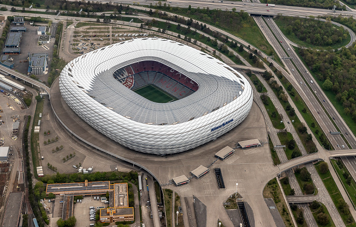 Luftbild aus Zeppelin: Schwabing-Freimann - Allianz Arena München