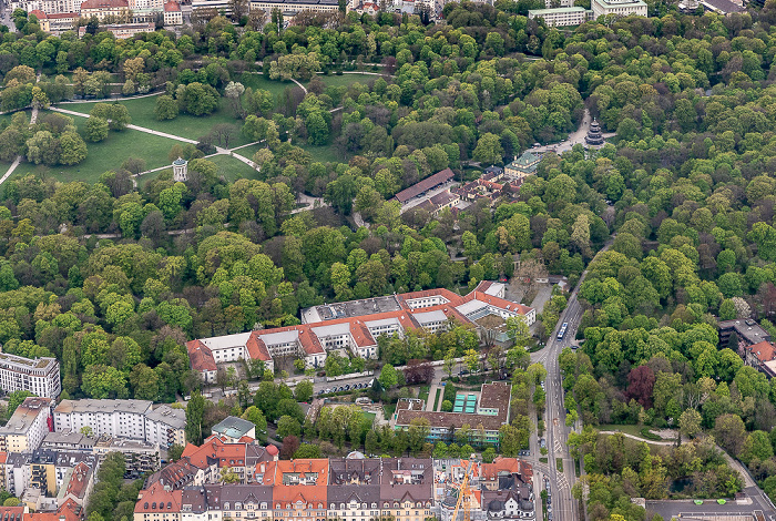 Luftbild aus Zeppelin: Altstadt-Lehel mit Englischem Garten München