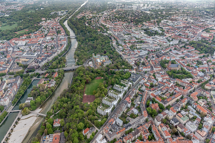 Luftbild aus Zeppelin: Altstadt-Lehel (links), Schwabing-Freimann (links oben), Isar, Au-Haidhausen (unten), Bogenhausen (oben) München