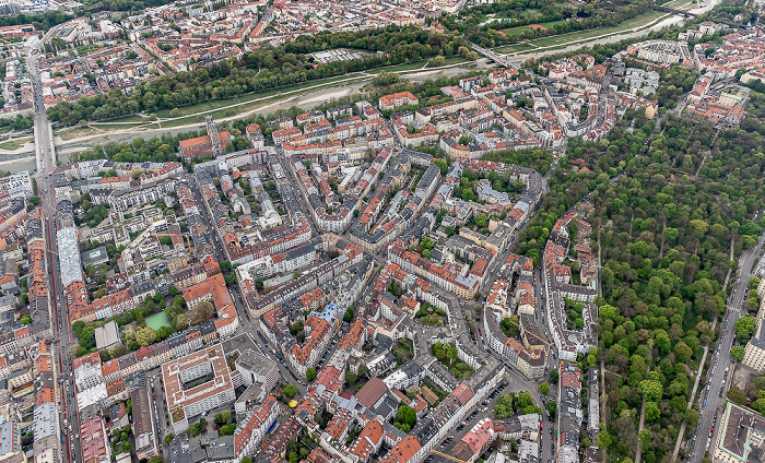 Luftbild aus Zeppelin: Ludwigsvorstadt-Isarvorstadt mit dem Glockenbachviertel, Isar, Au-Haidhausen (oben) München