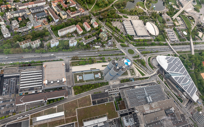 Luftbild aus Zeppelin: Milbertshofen-Am Hart / Schwabing-West (oben) München