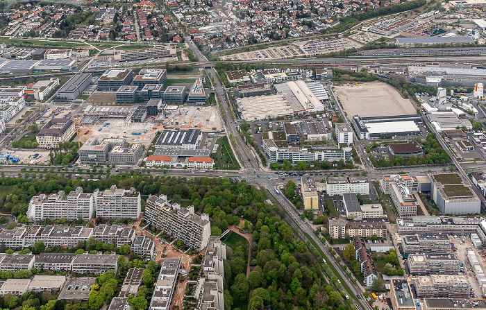 München Luftbild aus Zeppelin: Milbertshofen-Am Hart Güterbahnhof Milbertshofen Lerchenau Lerchenauer Straße Moosacher Straße Olympiapark Nord