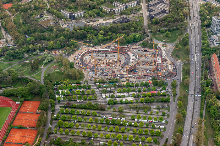 Luftbild aus Zeppelin: Milbertshofen-Am Hart - SAP Garden, Parkharfe Olympiapark, Landshuter Allee München
