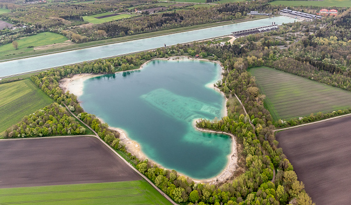 Luftbild aus Zeppelin: Regattastrecke Oberschleißheim, Regattasee (unten) Oberschleißheim