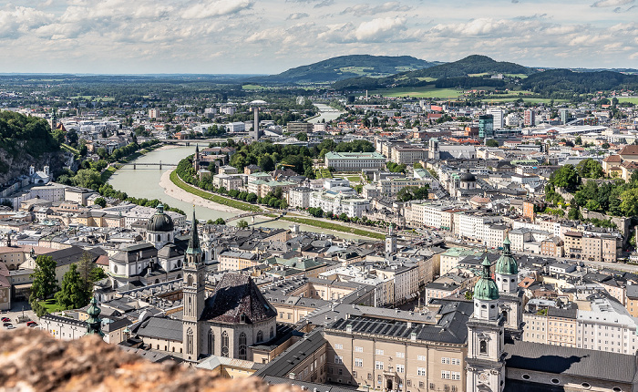 Blick von der Festung Hohensalzburg: Altstadt, Salzach Salzburg 2022