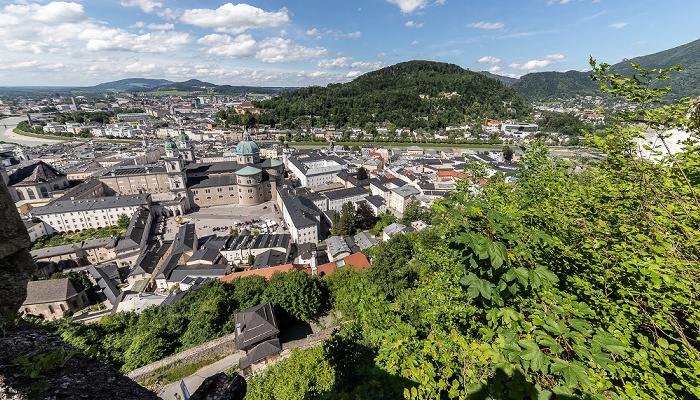 Salzburg Blick von der Festung Hohensalzburg: Altstadt, Salzach, Kapuzinerberg