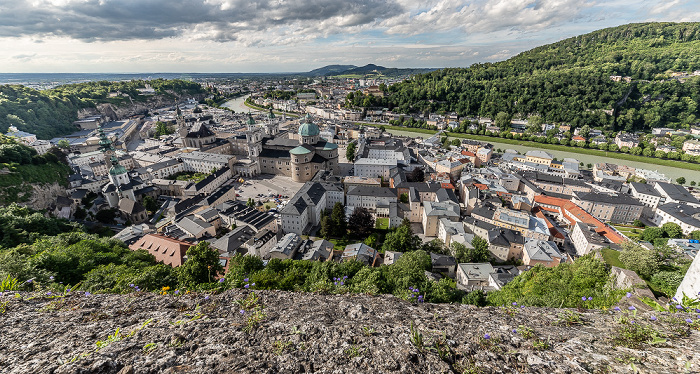 Blick von der Festung Hohensalzburg: Mönchsberg, Altstadt, Salzach und Kapuzinerberg Salzburg
