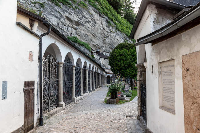 Salzburg Altstadt: Erzabtei St. Peter mit dem Petersfriedhof