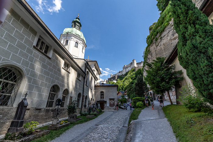 Salzburg Altstadt: Erzabtei St. Peter mit dem Petersfriedhof und der Stiftskirche St. Peter