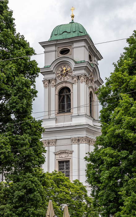 Salzburg Altstadt: Makartplatz - Dreifaltigkeitskirche