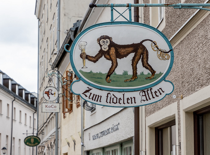 Salzburg Altstadt: Priesterhausgasse - Restaurant Zum fidelen Affen